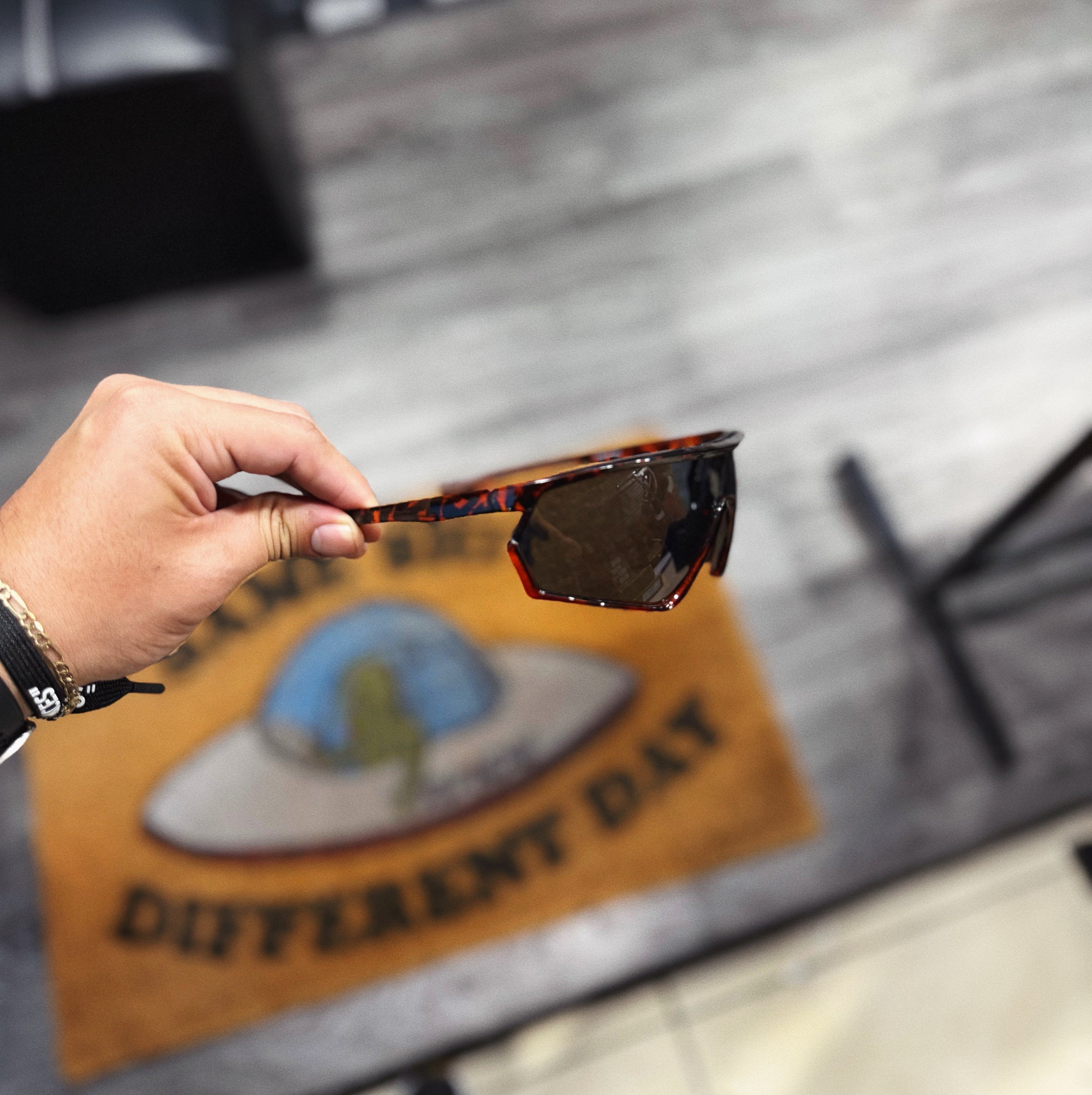 Giza Shield Sunglasses - Tortoise