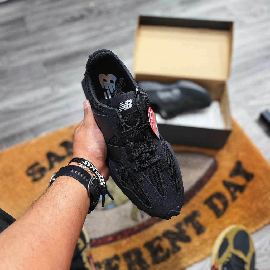 New Balance 327 “ Triple Black ”