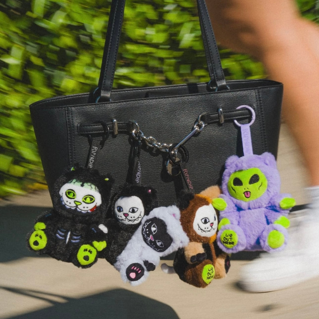 Bolsas misteriosas de Nermiee con caras extrañas