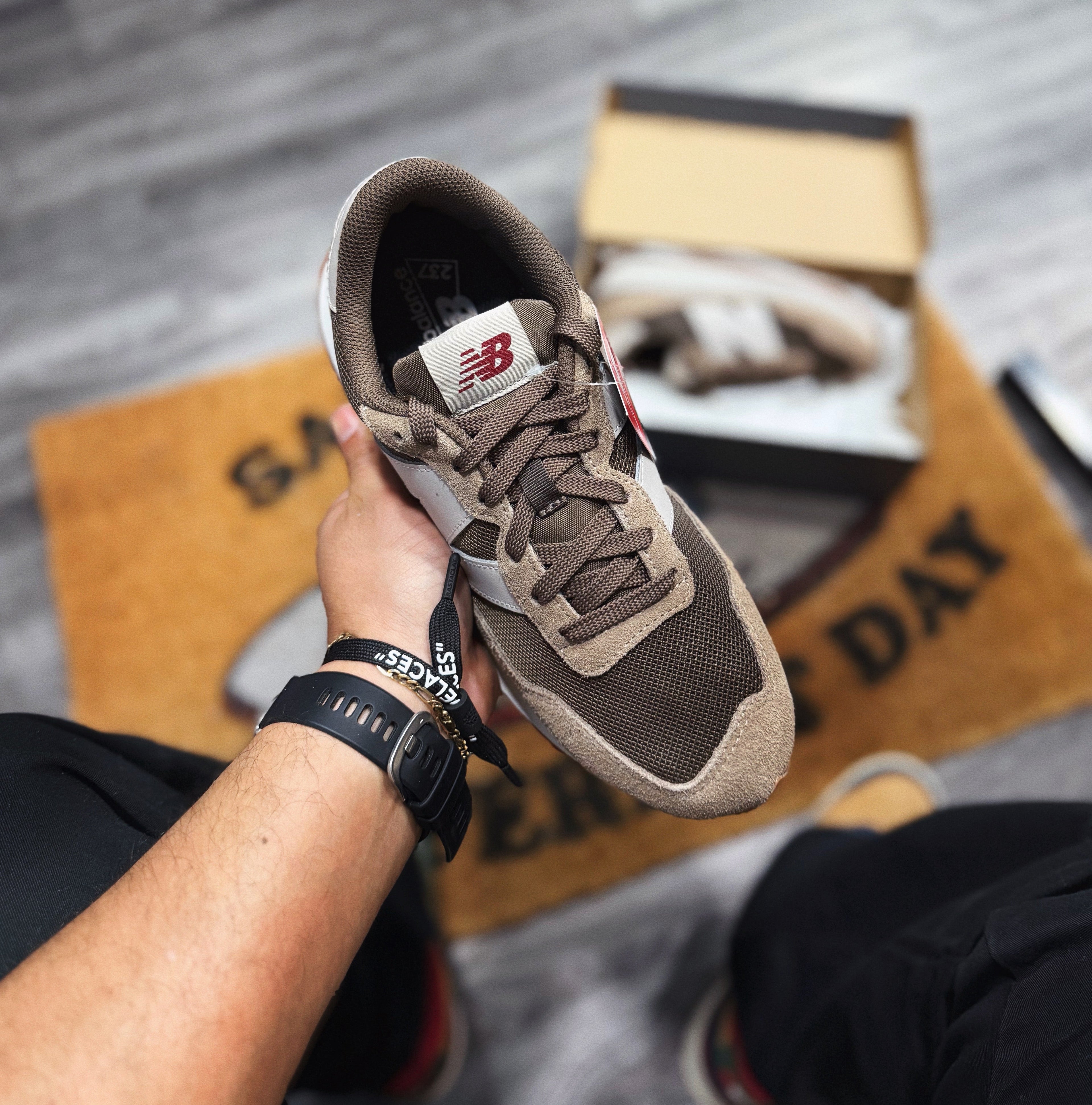 New Balance 237 Mocca