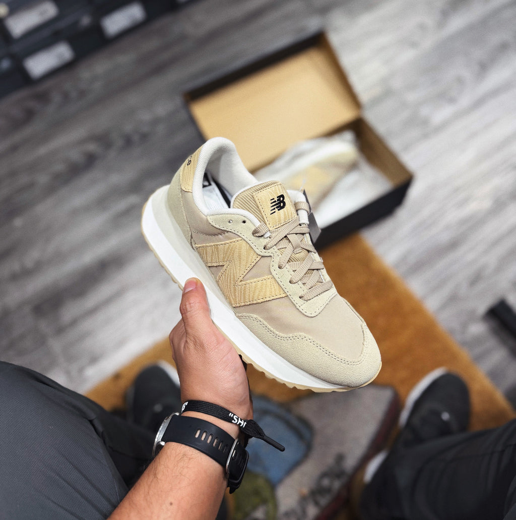New Balance 237