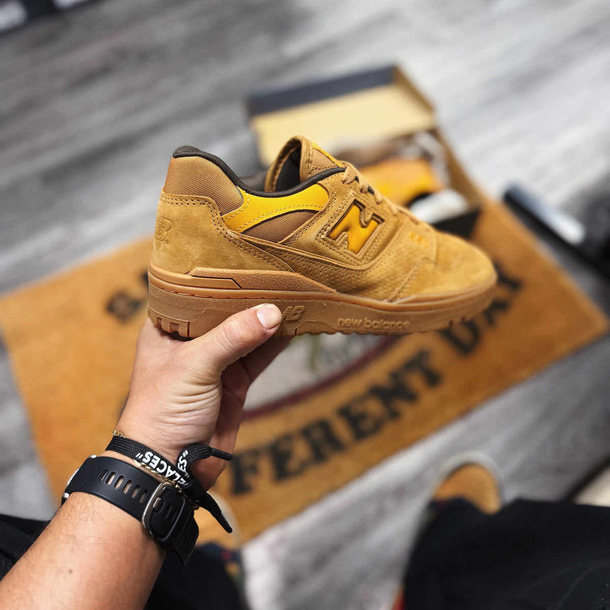 New Balance Rips New Balance 550 “ Canyon Tobacco ” – Underground El Salvador