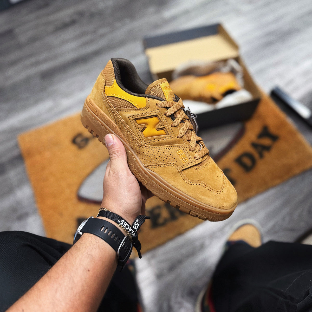 New Balance Rips New Balance 550 “ Canyon Tobacco ” – Underground El Salvador