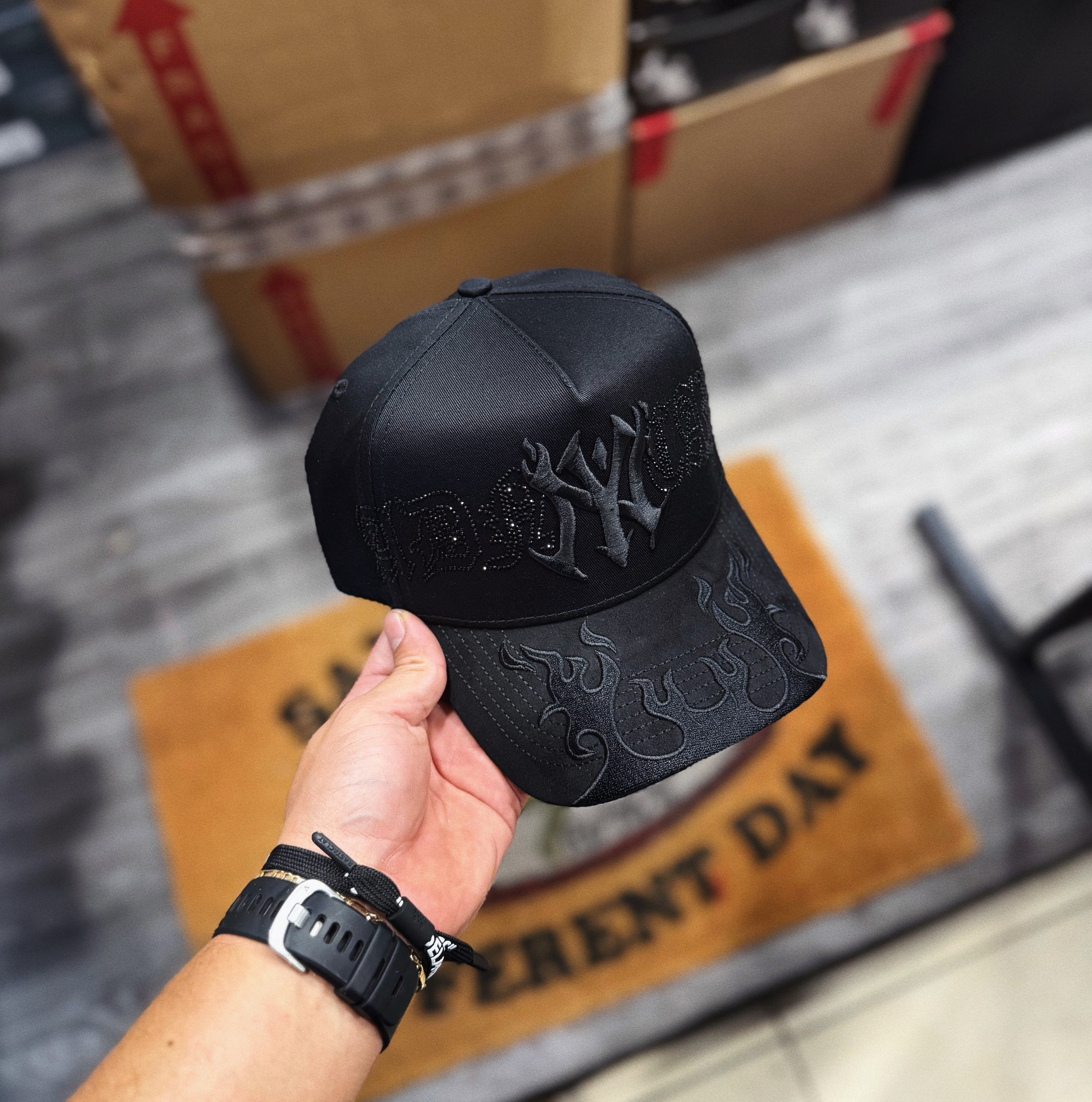 ADN Caps / Black Cristals