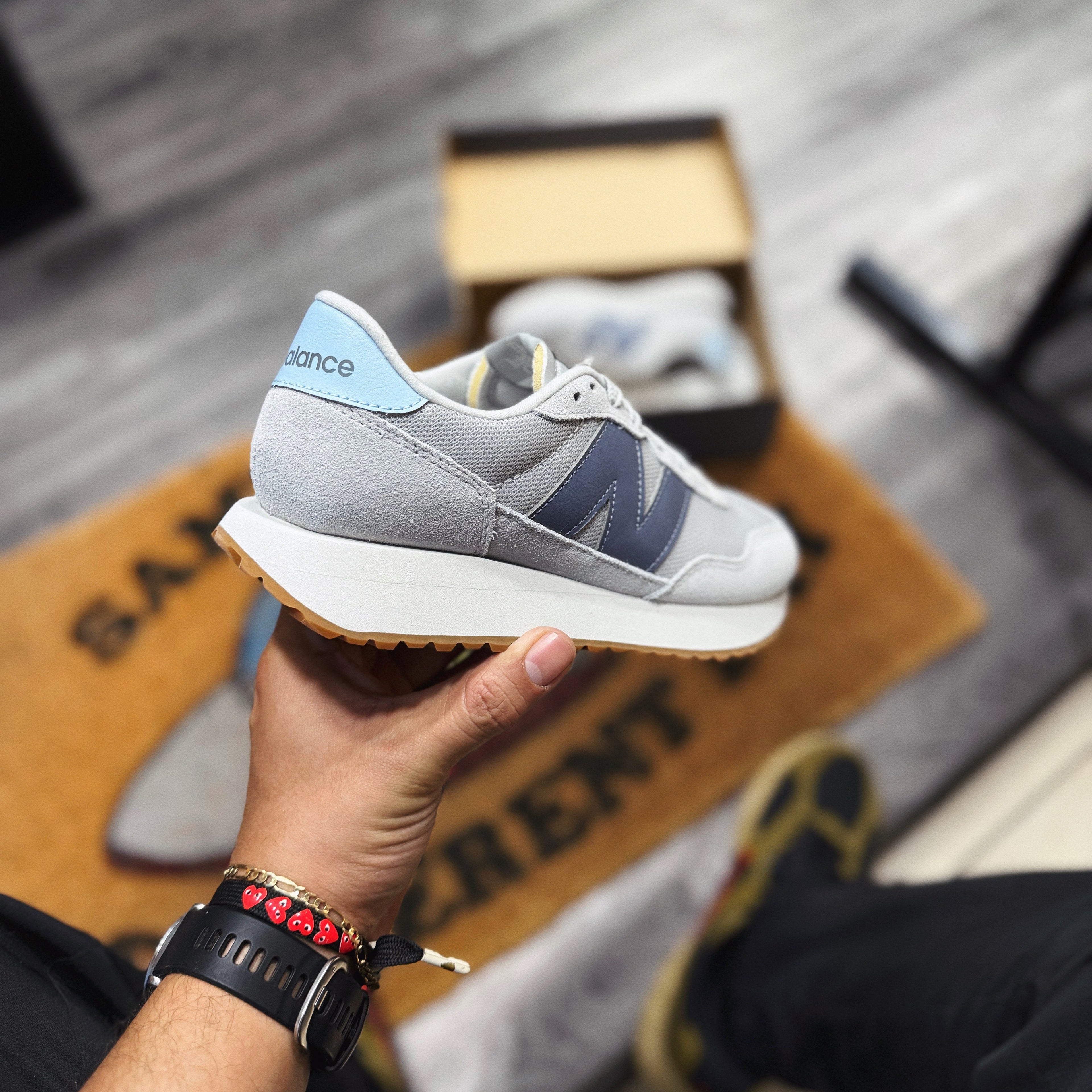 New Balance 237
