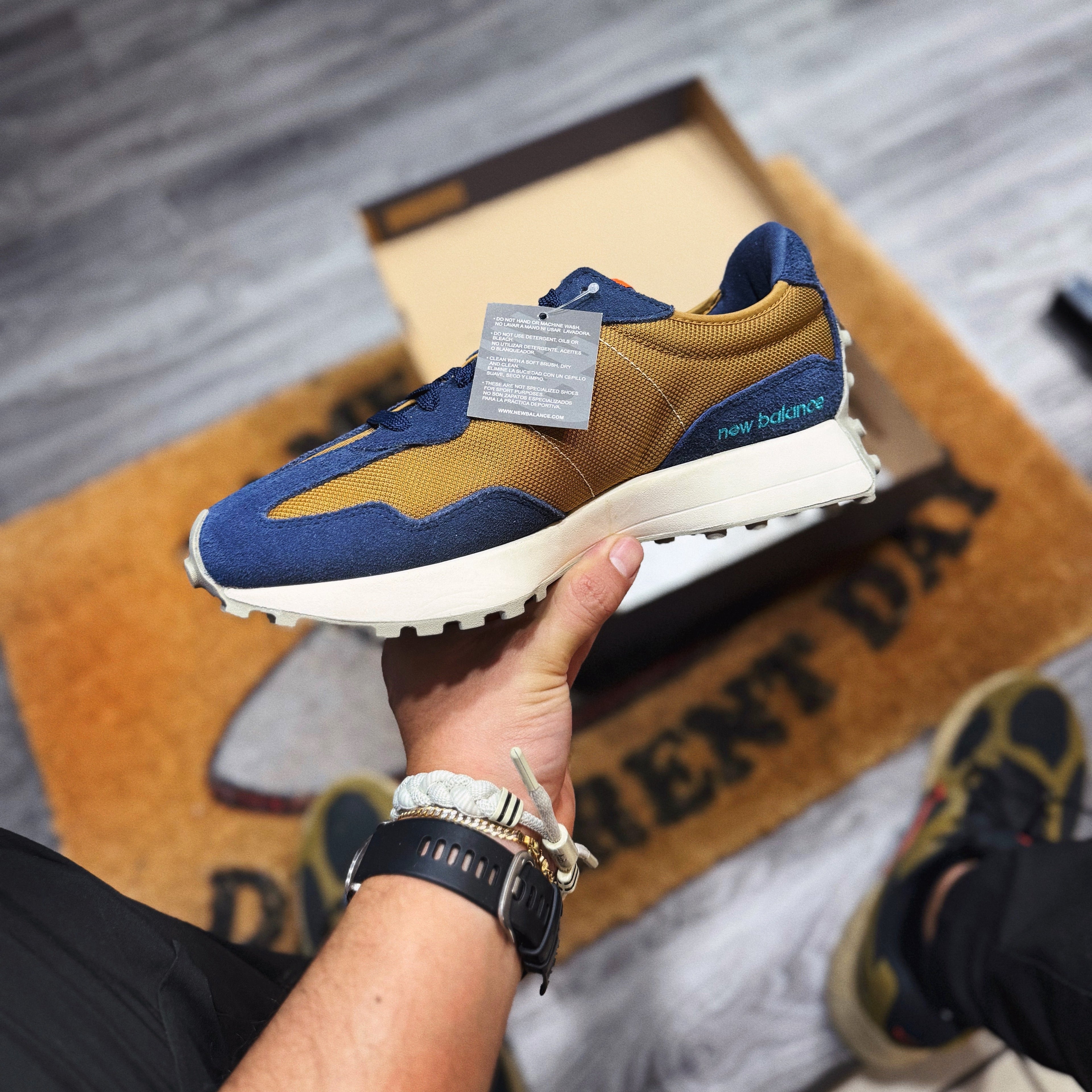 New Balance 327 “ Natural Indigo ”