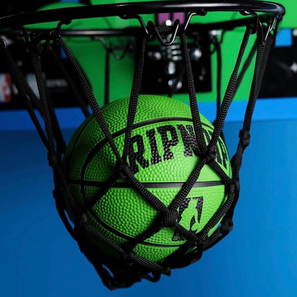Peeking Alien Hanging Basketball Set
