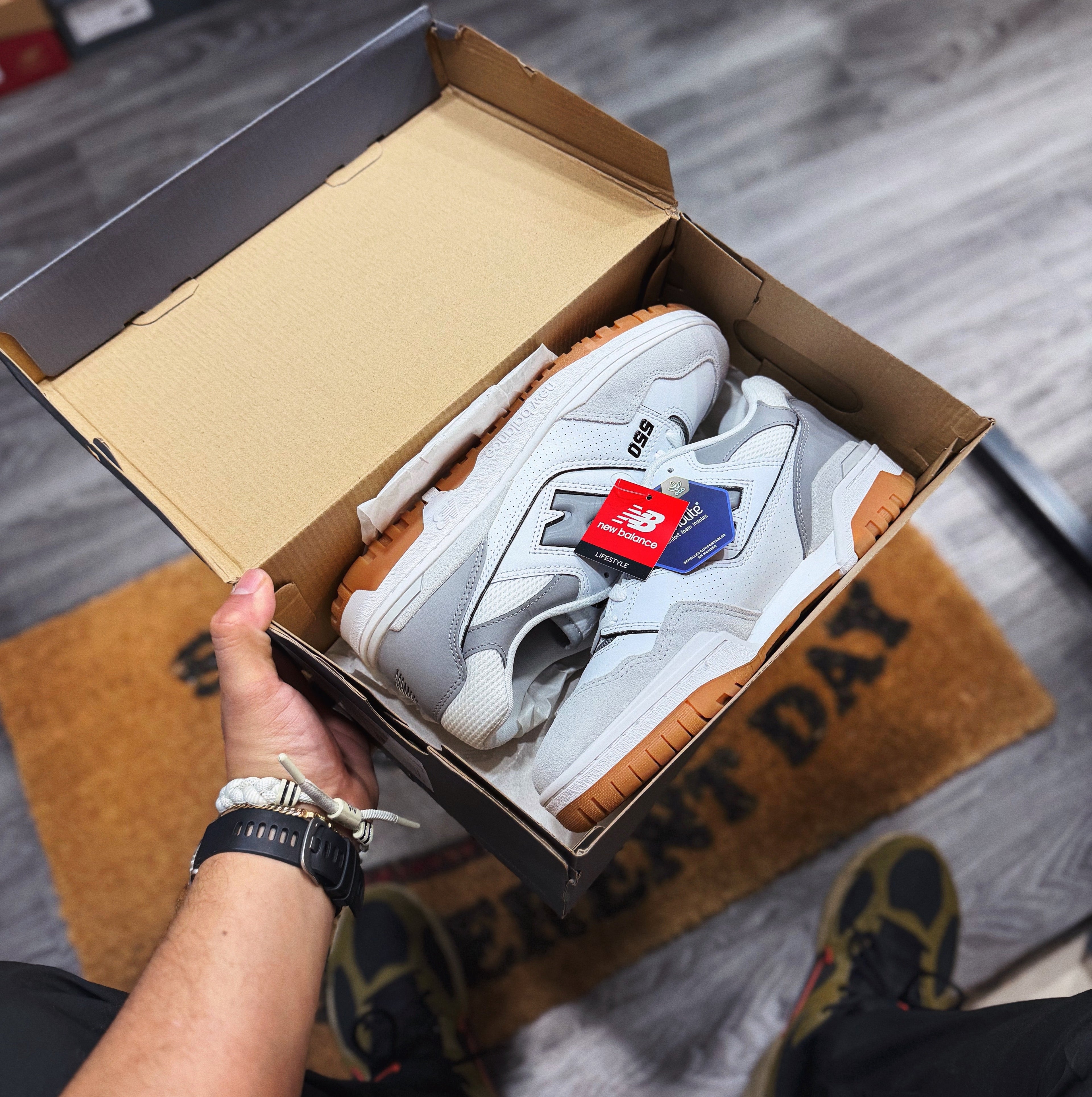 New Balanace “ White State Grey ”