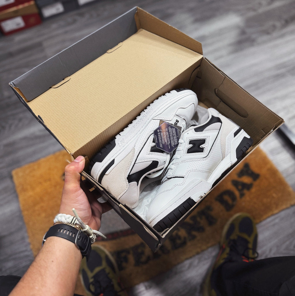 New Balance 550 “ White Black ”