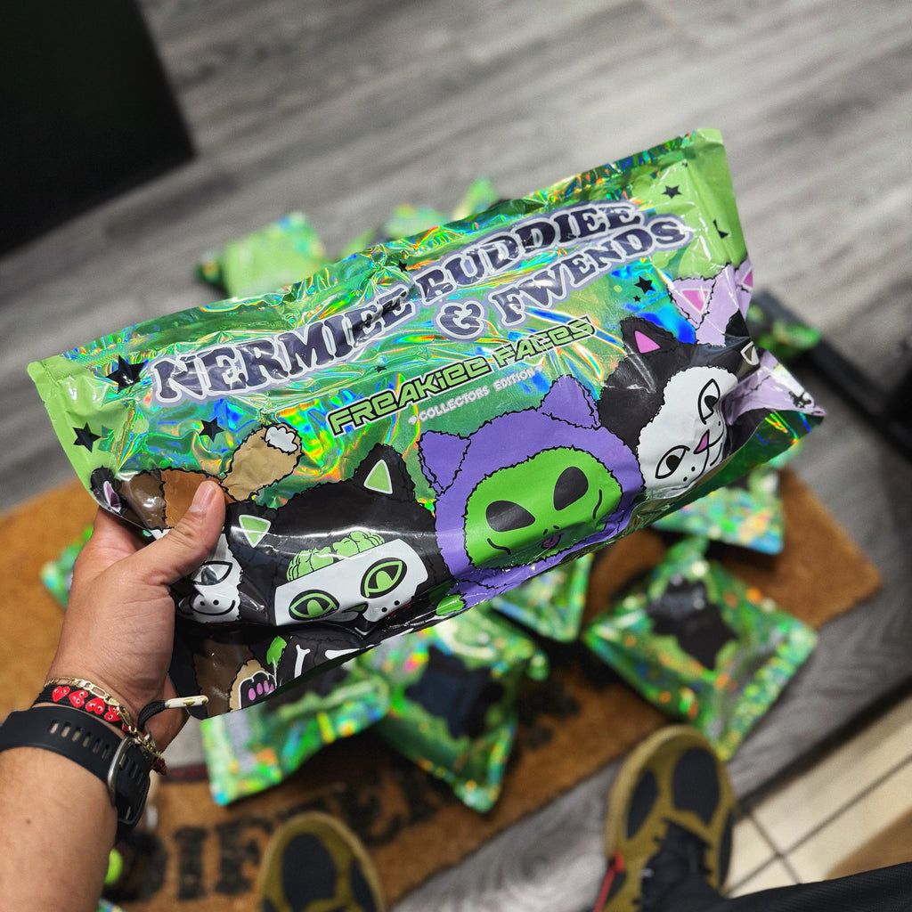 Bolsas misteriosas de Nermiee con caras extrañas