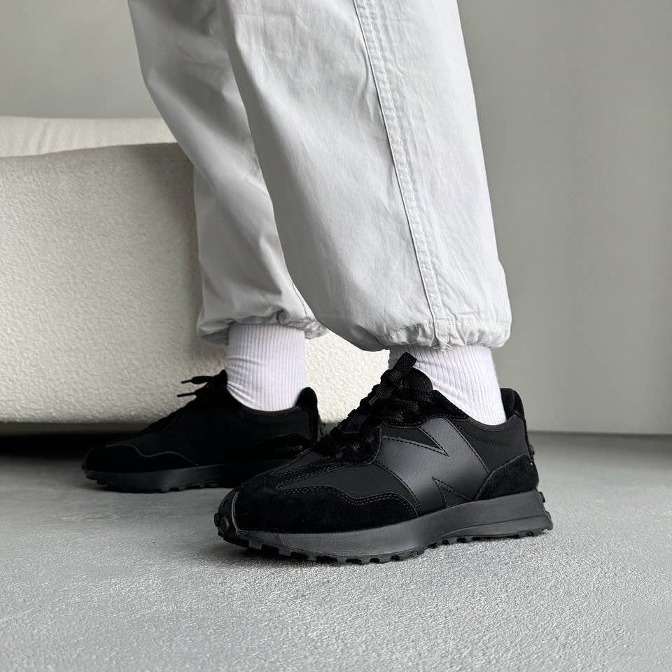 New Balance 327 “ Triple Black ”