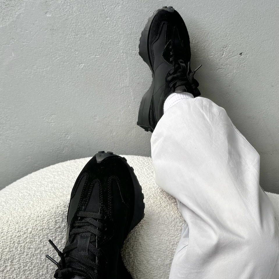 New Balance 327 “ Triple Black ”