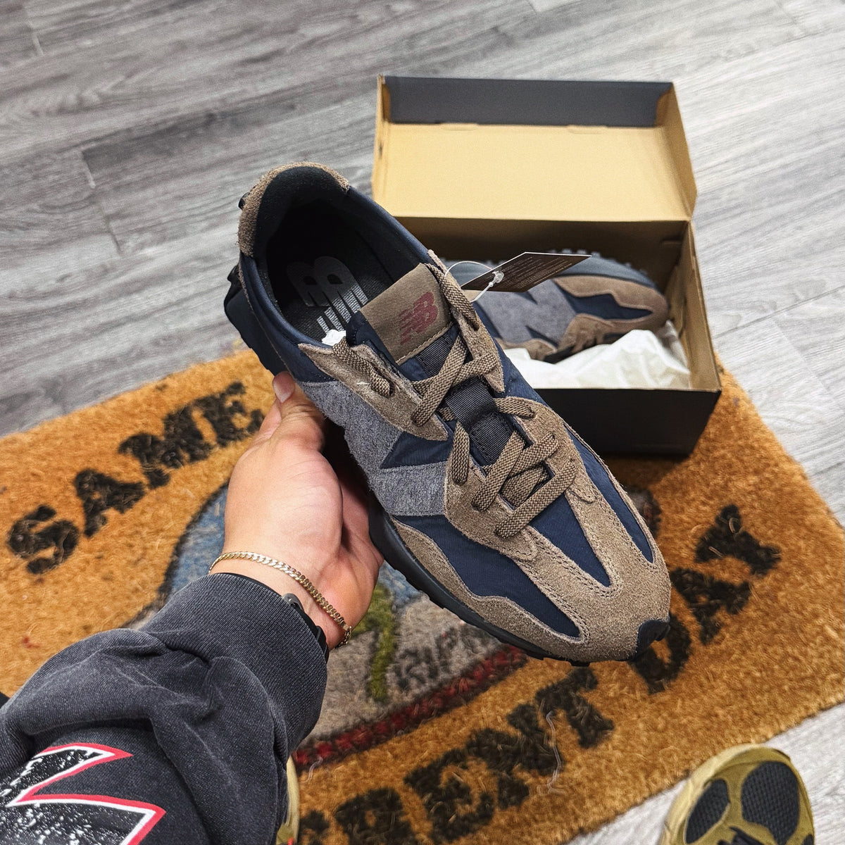 New Balance 327 "Mushroom/Outer Space"