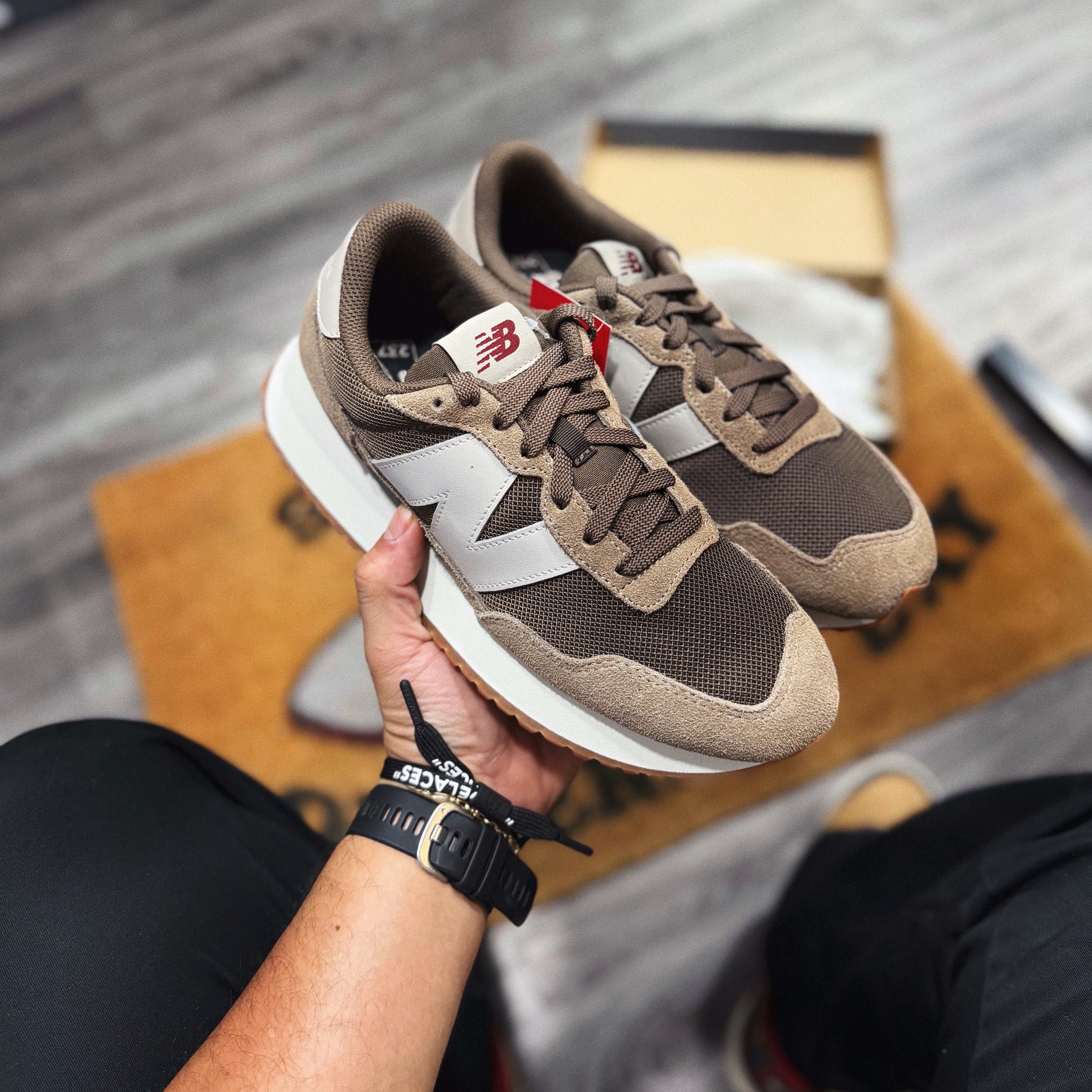 New Balance 237 Mocca