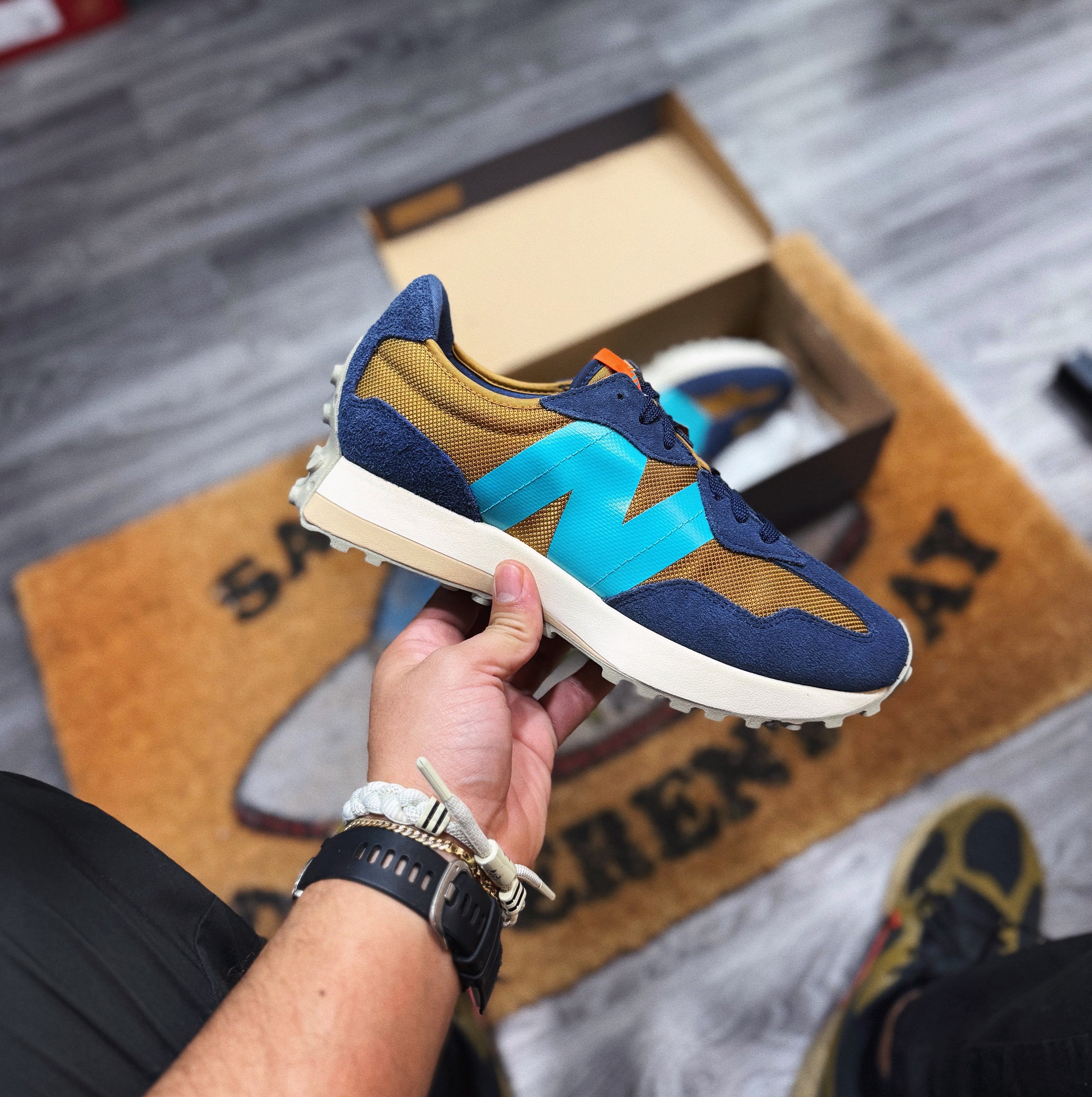 New Balance 327 “ Natural Indigo ”