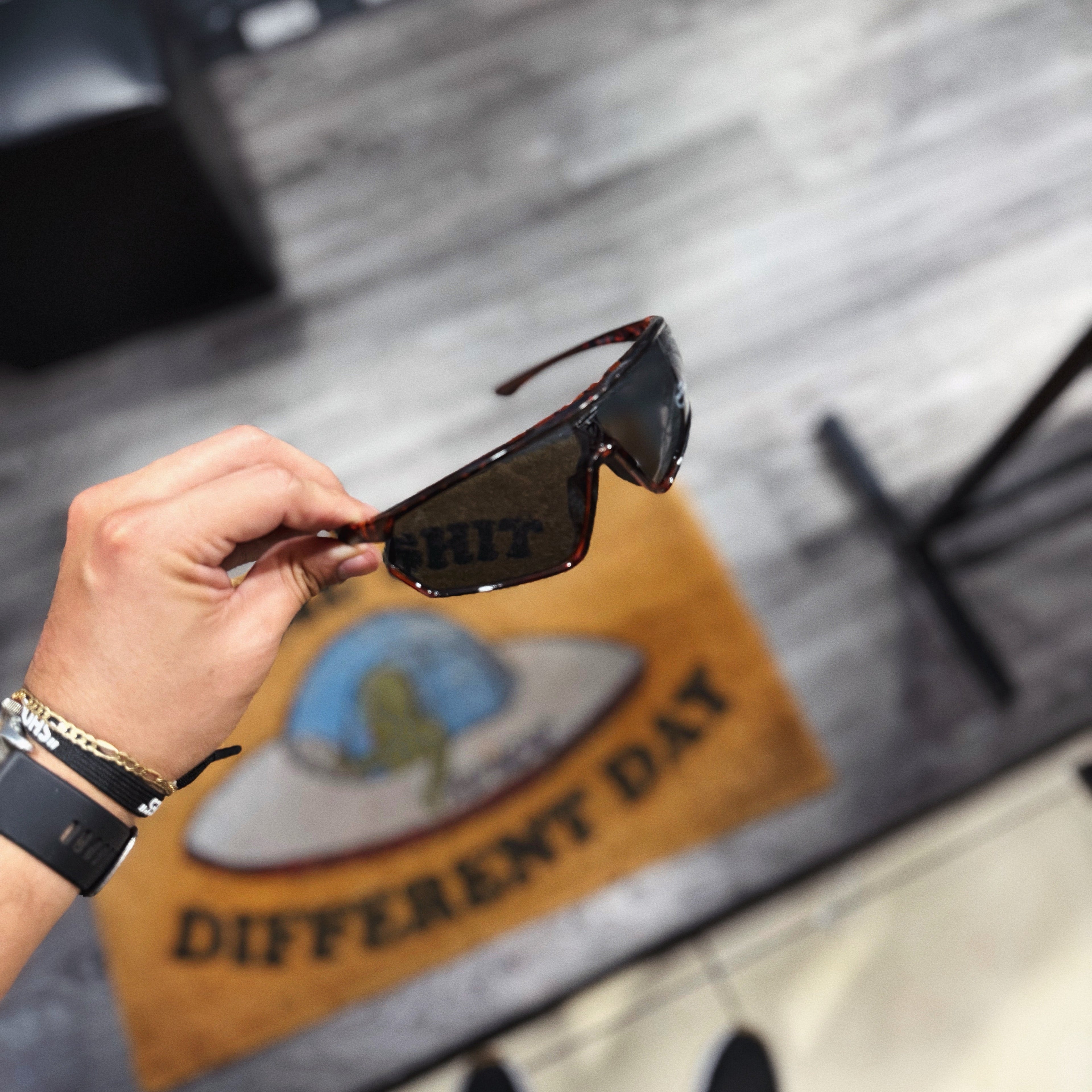 Giza Shield Sunglasses - Tortoise