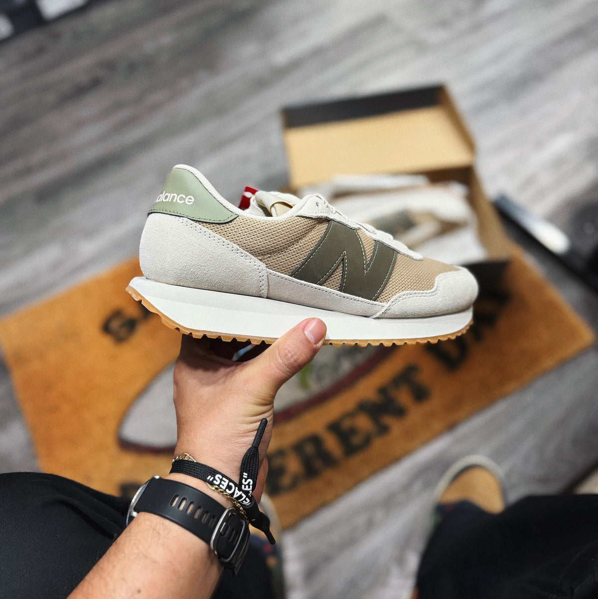 New Balance Rips New Balance 237 – Underground El Salvador