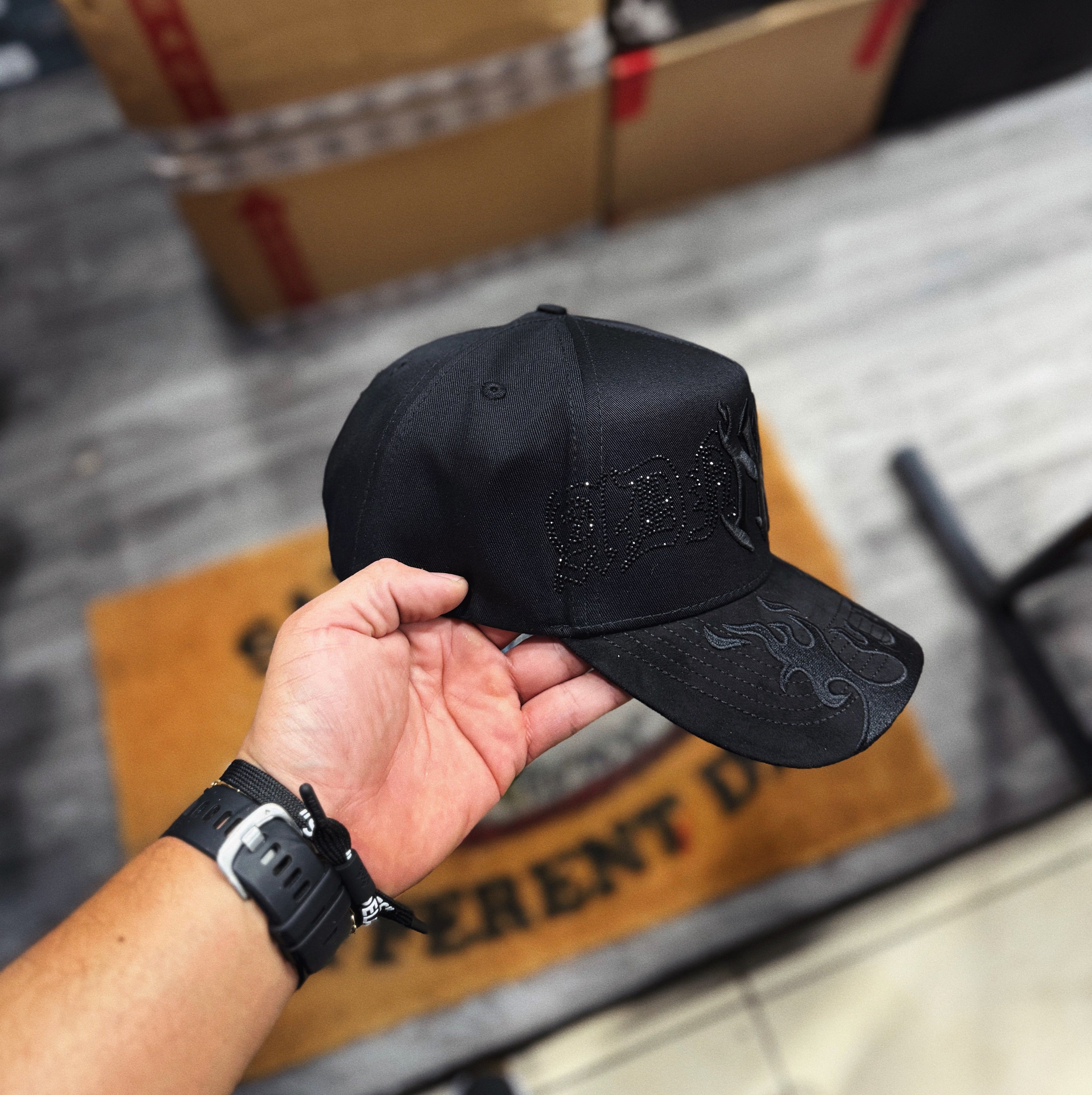 ADN Caps / Black Cristals