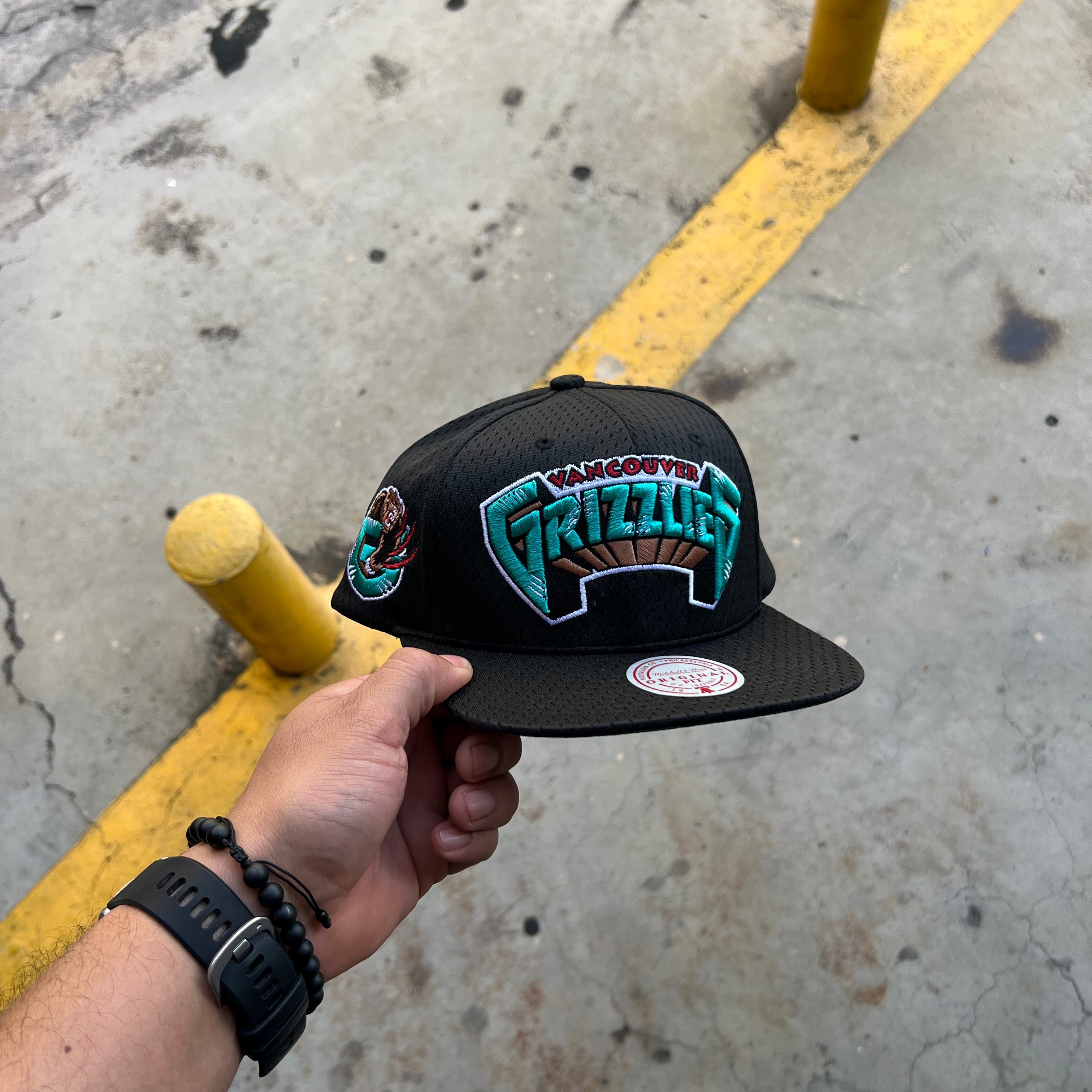 M&N Snapback Vancouver Grizzlliezs