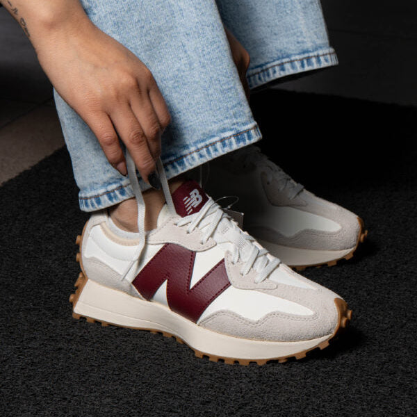 New Balance 327 “ Moonbeam ”
